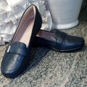SOUL Naturalizer Navy Loafers Leather